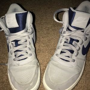 Nike size 9 Men sneakers